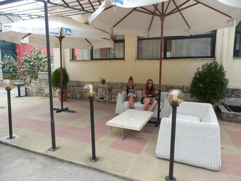 Olimpia Supersnab Hotel Balchik Luaran gambar
